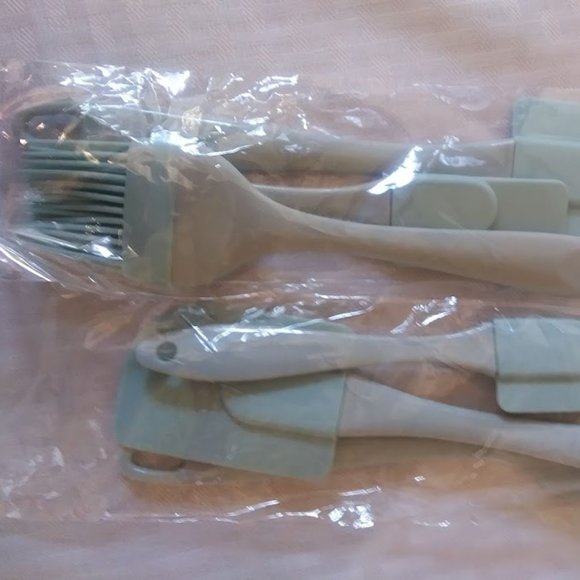 Blue Silicone Baking Tool - Picture 2 of 2